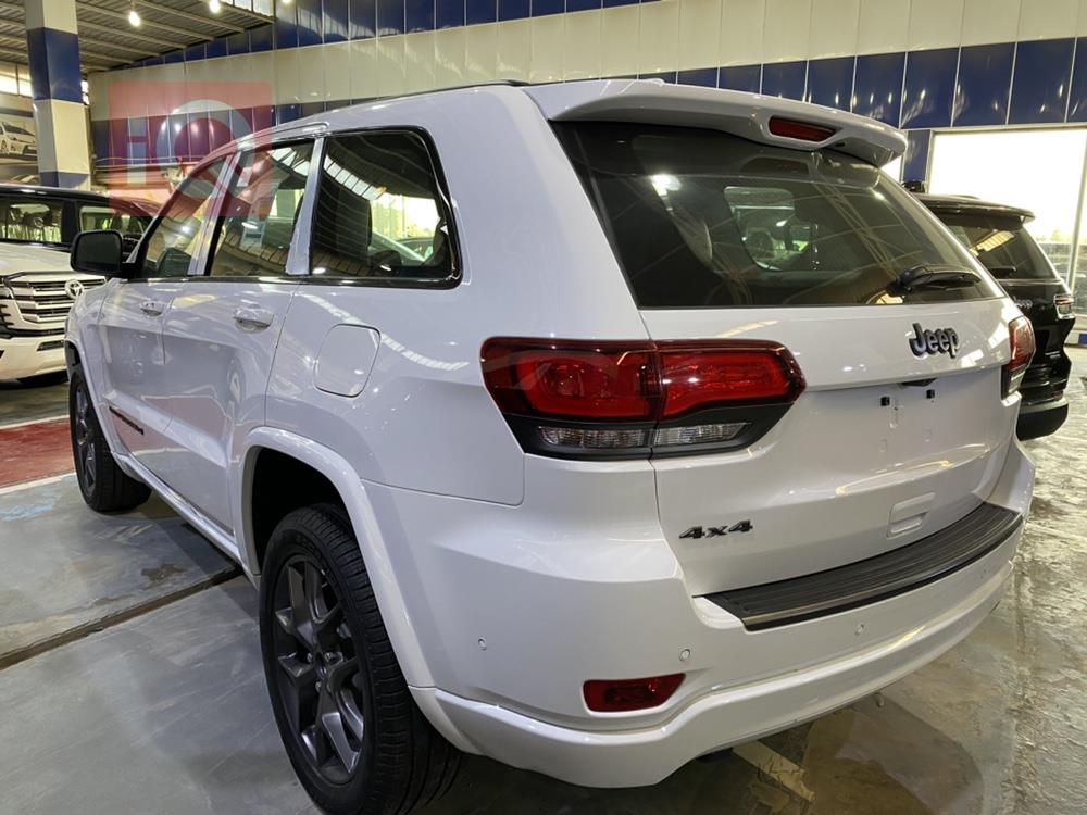 جیپ گراند شیرۆکی